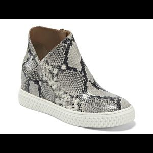 BRAND NEW NEVER WORN! Aerosoles Zirah Wedge Bootie
